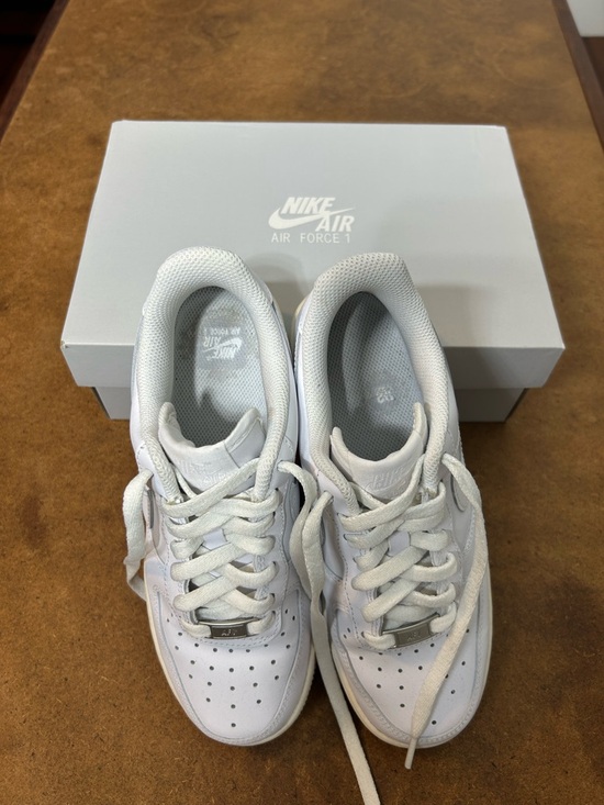Nike Shoes - NIKE AF White Low-Top Air Force 1 Sneakers w/Box US 6.5